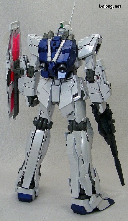 MG (005A) 1/100 RX-O Unicorn Gundam Ver. Ka Titanium Finish + ปืนกลคู่ 1 กระบอก + แผ่นรองตัด