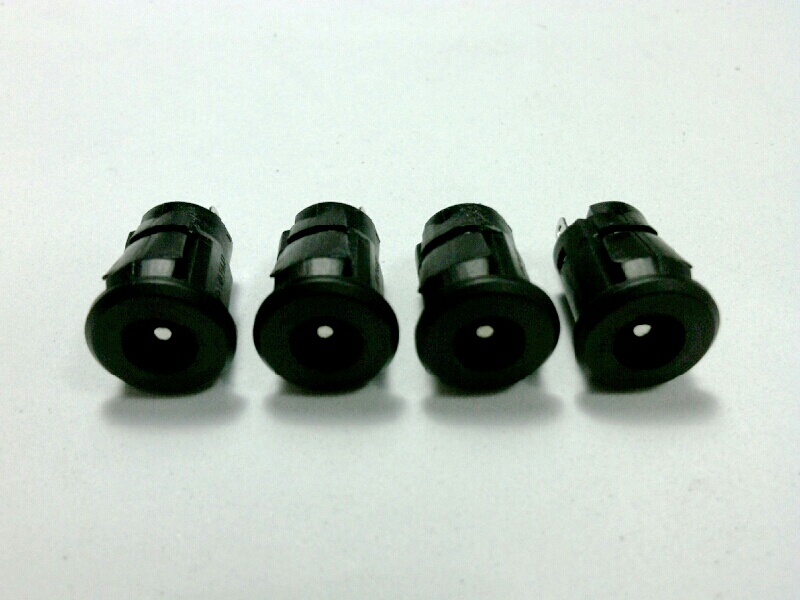 J.ADAPTOR 2.1MM.-RIM LOCK