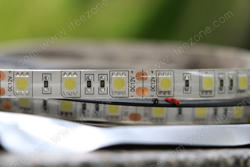 LED Strip เส้น ม้วน 5 เมตร สี Cool white 8000K (กันน้ำ IP65)