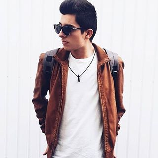 แว่นกันแดด HAWKERS DIAMOND DARK BLACK CLASSIC <ดำ>