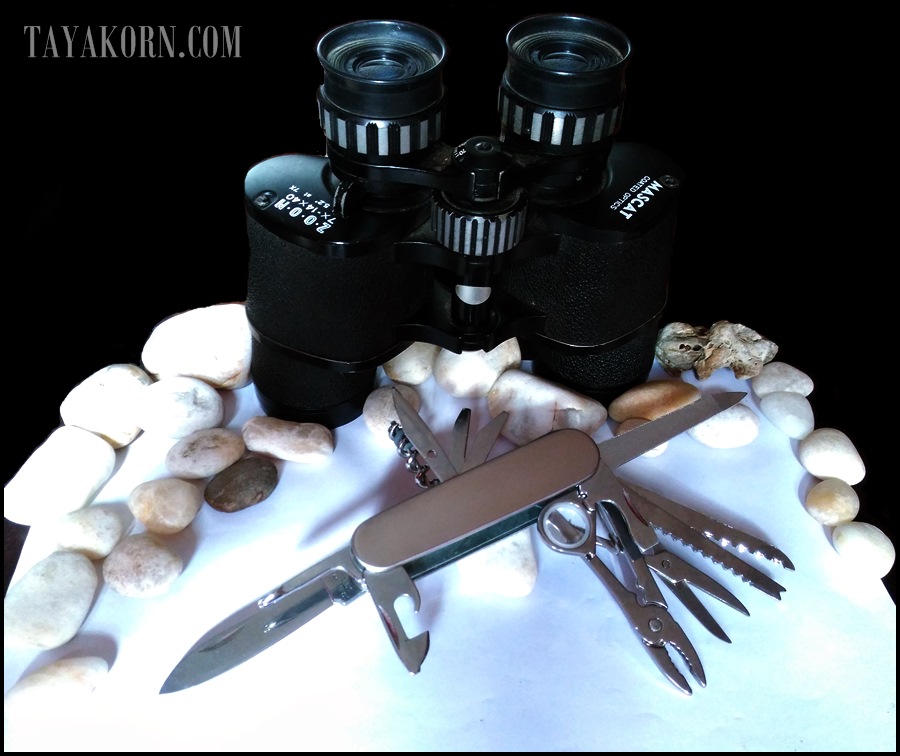 มีดพับแคมป์ปิ้งไวท์ Camping White Stainless Steel อุปกรณ์ 16 ฟังชั่น