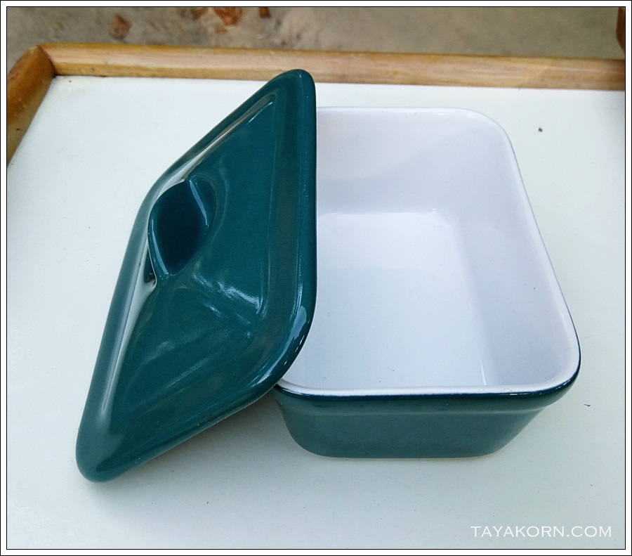 ชามทรงเหลี่ยมพร้อมฝา