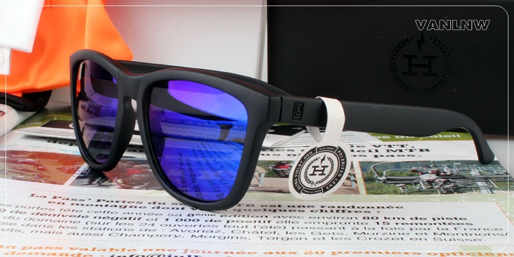 แว่นกันแดด HAWKERS X LUIS SUÁREZ <ปรอทน้ำเงิน>