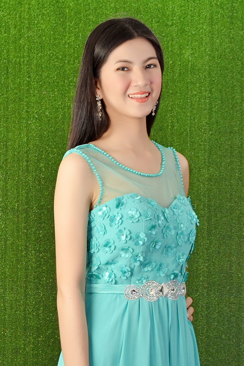 พร้อมส่ง S-3XL ชุดราตรียาว แขนกุด แต่งดอกไม้ช่วงอก ร้อยมุข ผูกโบว์หลัง