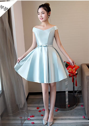 ชุดราตรีสั้น โอบไหล่ สีฟ้า Size XL ผ้าไหมดัชเชส งานร้อยหลัง
