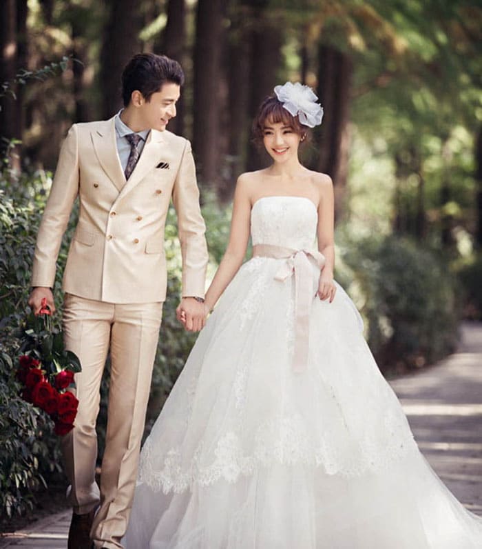 สูท,ชุดสูทเจ้าบ่าว,สูทผู้ชาย สีครีม กระดุม 6 เม็ด พร้อมส่ง L