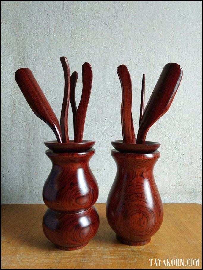 อุปกรณ์ชงชาจีนไม้แท้ อุปกรณ์ 5 ชิ้น Brown Chinese TeaTools TKTT-881