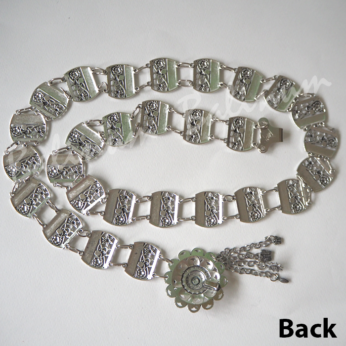 Bohemian Belt Nickkle Silver Metal เข็มขัดโลหะเงินนิกเกล สไตล์โบฮีเมียน สวมใส่ง่าย จะใส่แมทซ์กับผ้าซิ่น ผ้าไทย ชุดเมือง ชุดล้านนา หรือกับกระโปรง และกางเกงยีนส์ ก็ดูเก๋และเท่ห์ดีค่ะ เงิน (Silver)