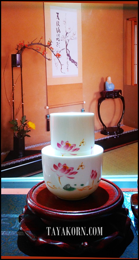 ชุดถ้วยชาแบบดมดื่ม ลายดอกบัวเล็ก ฺ Lotus Express Tea cup TKLG-LT2