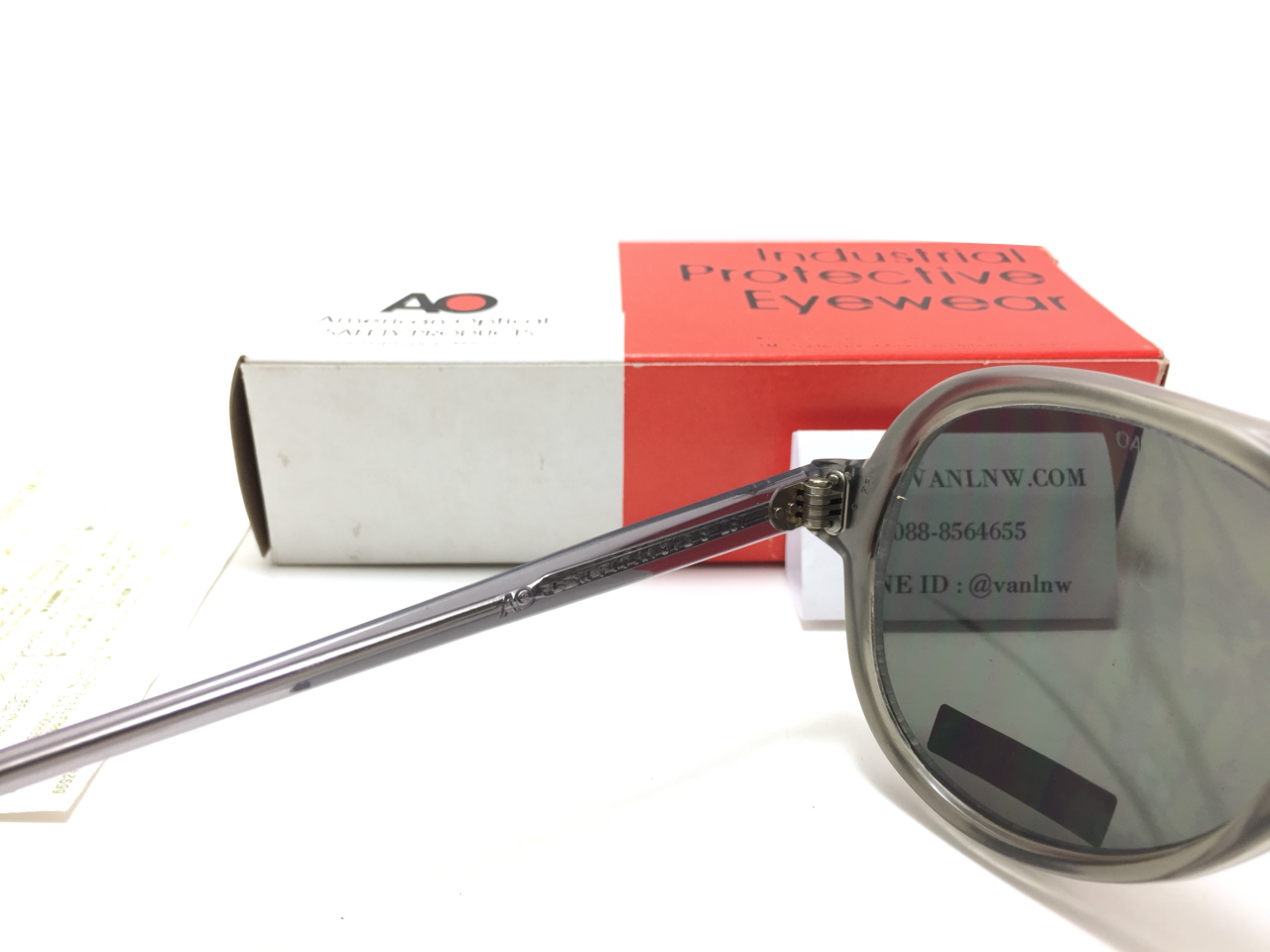 แว่นกันแดด Vintage AO American Optical Flexi-Fit AA 5 1/2 S Z87 <Smoke Grey> ของแท้ 100%