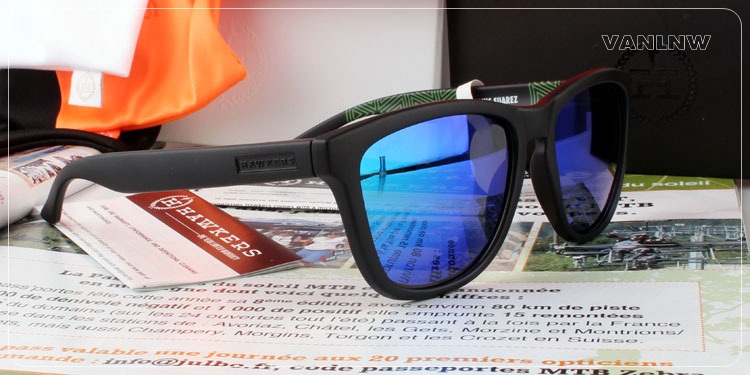 แว่นกันแดด HAWKERS X LUIS SUÁREZ GARRA CHARRUA <ปรอทเขียว>