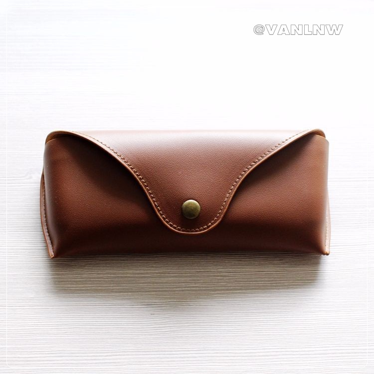 กล่องแว่นตาวินเทจ Sunglasses Box <หนังน้ำตาล>