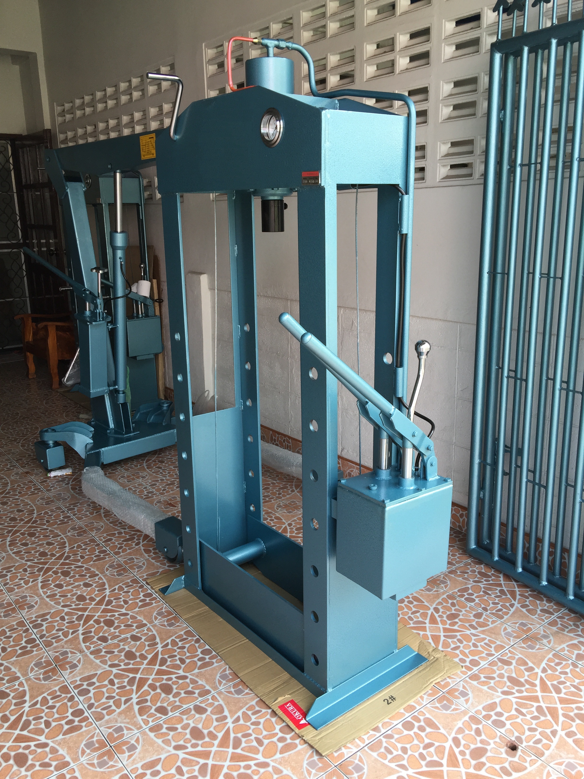 แท่นอัดไฮดรอลิค 30 ตัน