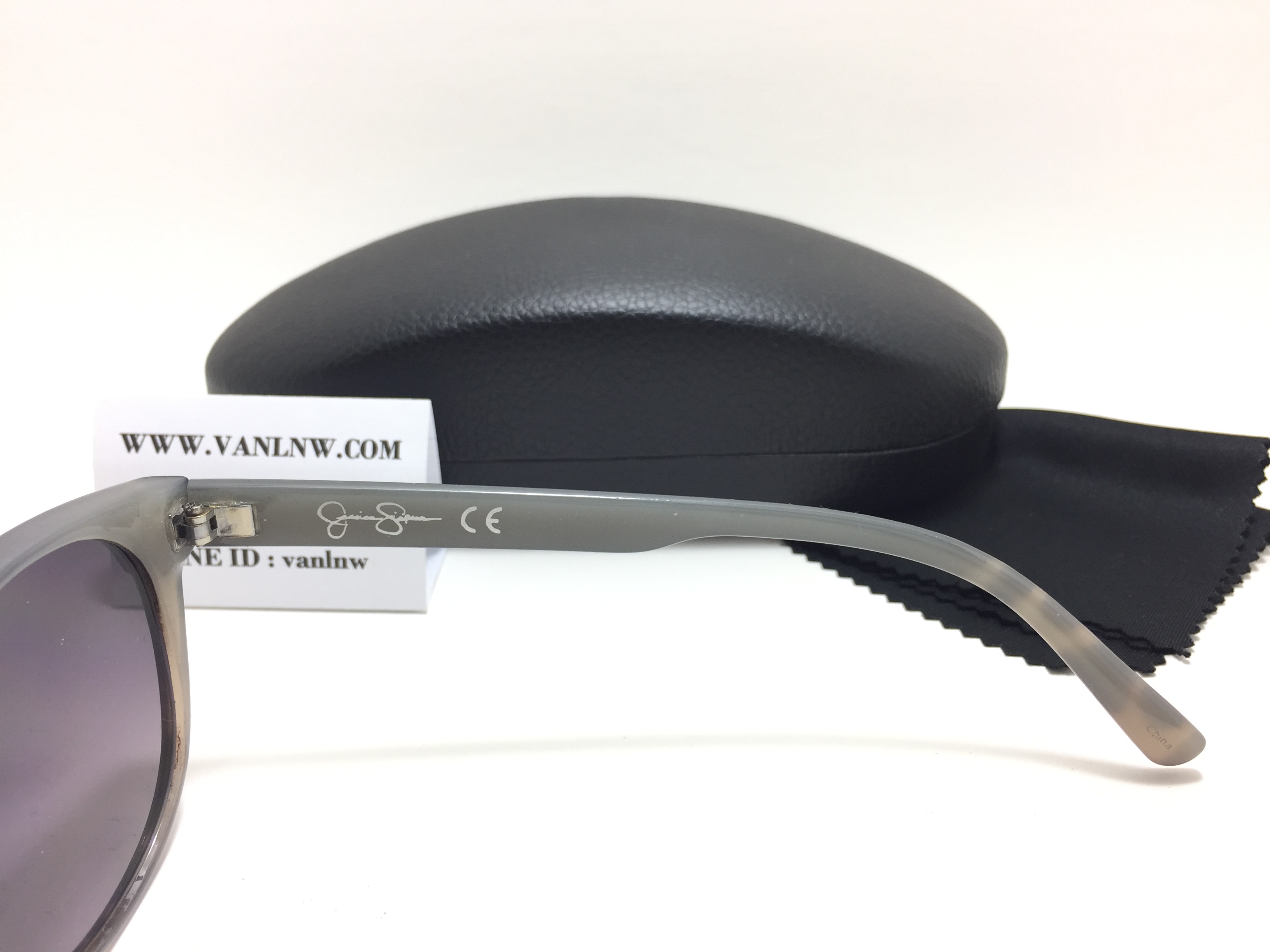 แว่นกันแดด Jessica Simpson J5133 OXAN Black Animal Sunglasses NWT