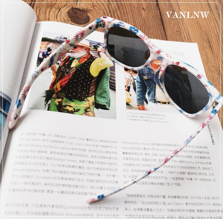 แว่นกันแดด Vans Spicoli 4 Shade USA Red White & Blue Sunglasses
