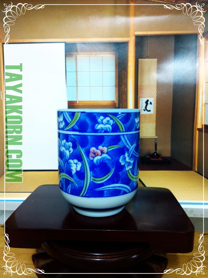 ถ้วยชาญี่ปุ่น ลายคลื่นดอกไม้ Blue wave flowers