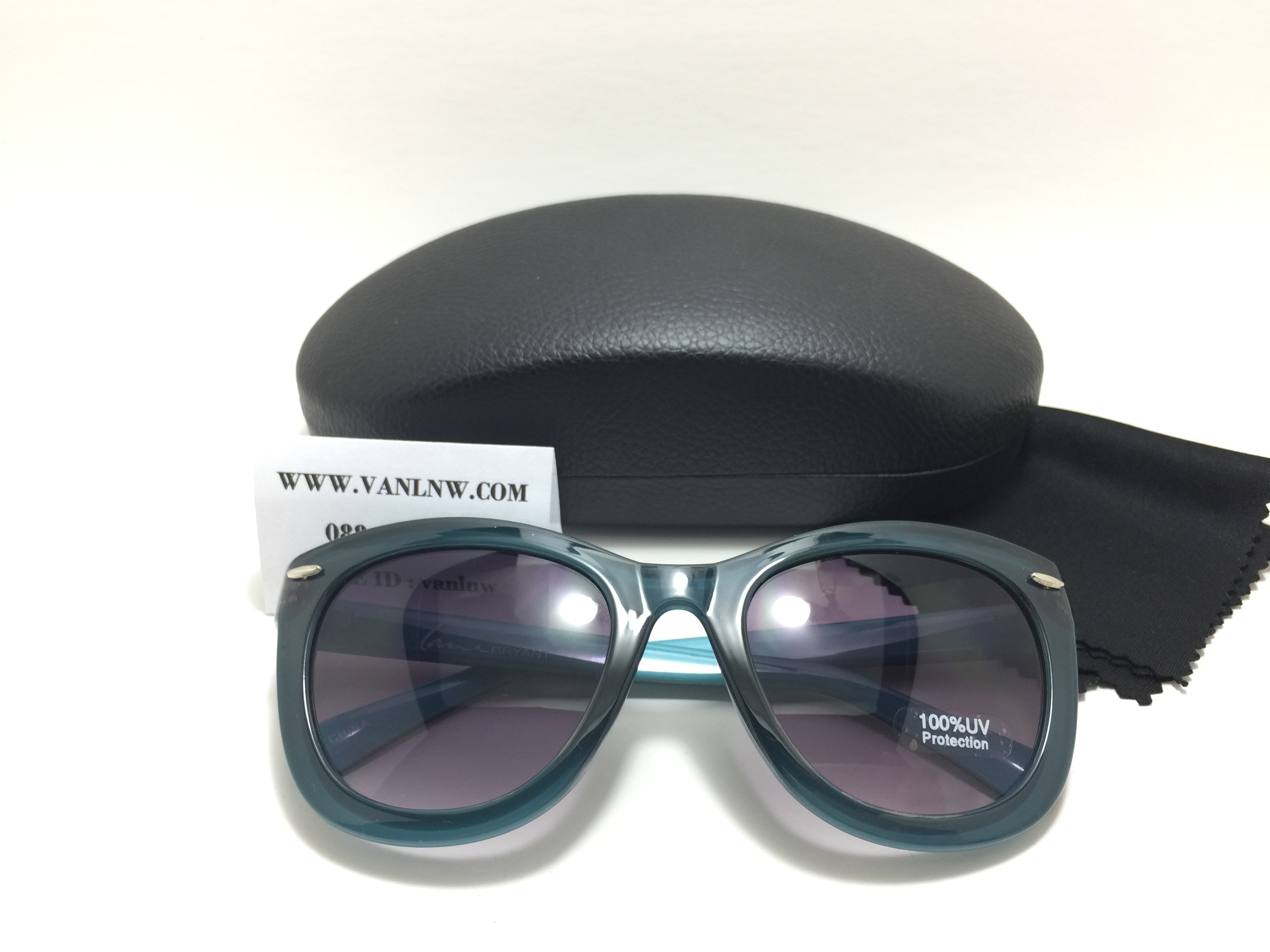 แว่นกันแดด Lane Bryant Sunglasses 50-135 <เขียว>