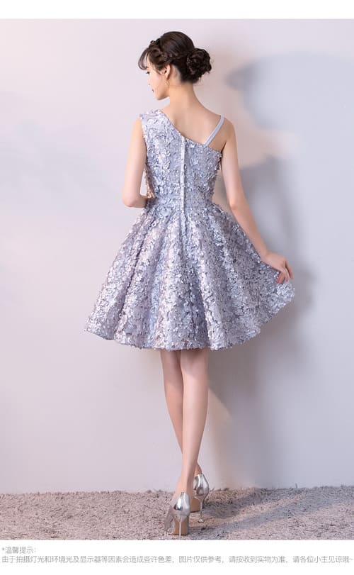 ชุดราตรีสั้น ไหล่เดี่ยว สีเทาเงิน ผ้าดอกลอย ซิปหลัง พร้อมส่ง L,XL