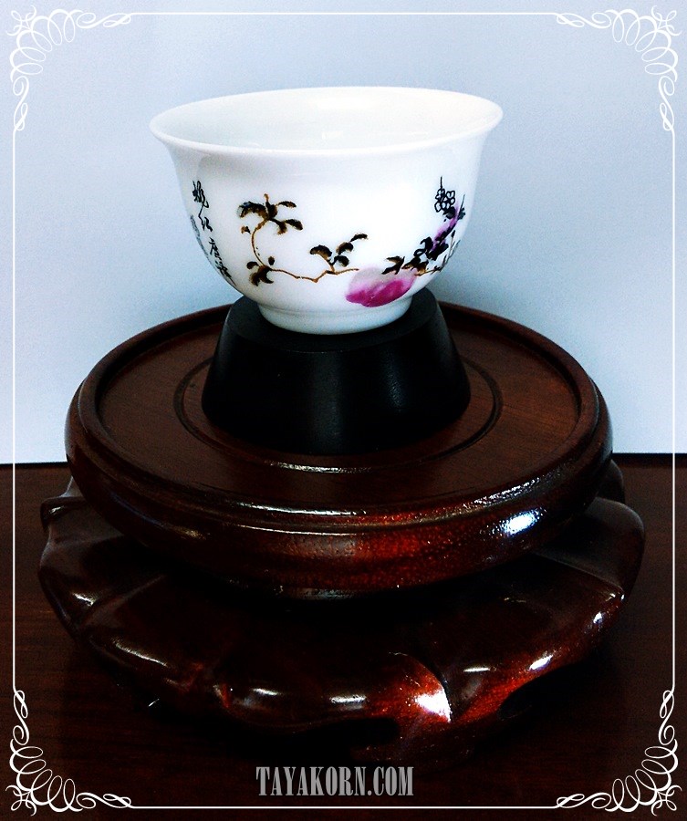 ถ้วยชา ลายภาพกิ่งท้อมงคล桃 Lucky Peach Tea Cup