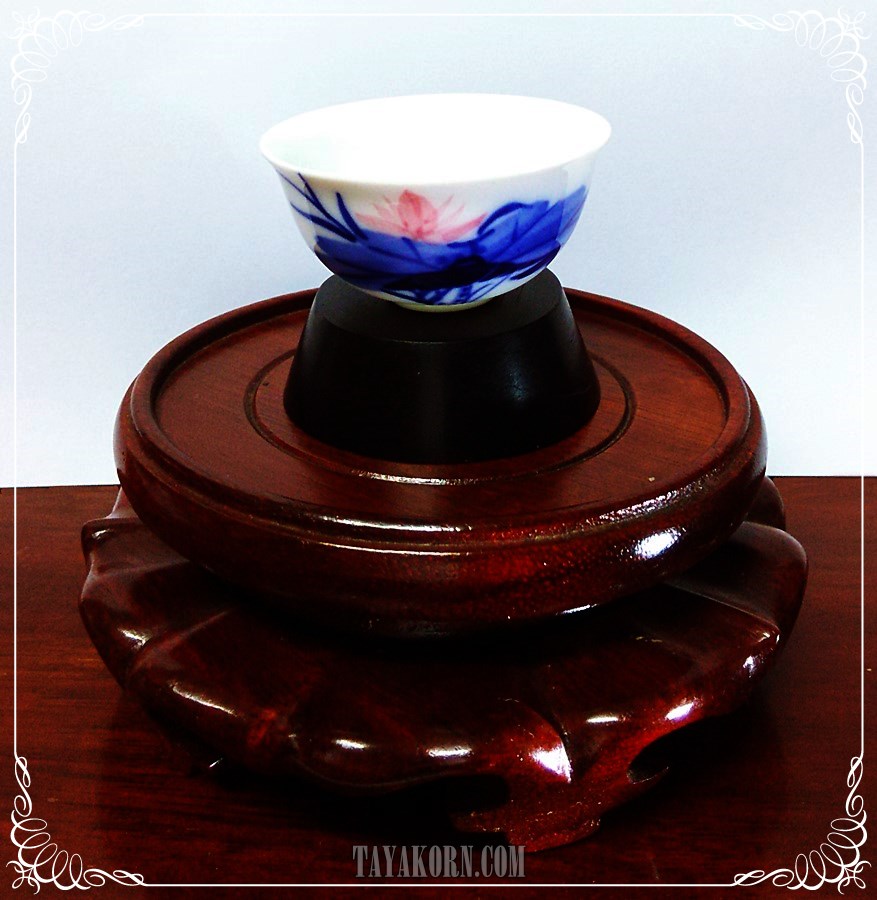ถ้วยชา ลายดอกบัว Lotus Tea Cup