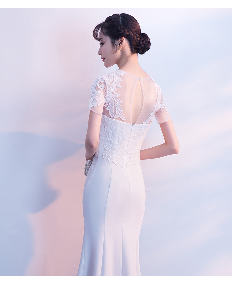 ชุดราตรียาว แขนสั้น สีขาว Size L ผ้าspendex ทรงหางปลา ผ่าหน้า ซิปหลัง