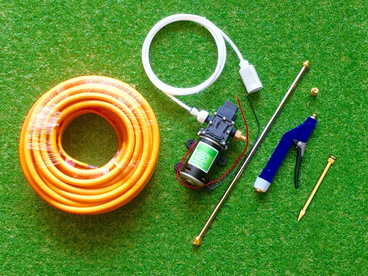 ชุด 21 ปั๊มพ่นยา DC12V 11 บาร์ ( สินค้าขายดี ) + สายพ่นยา 50 เมตร