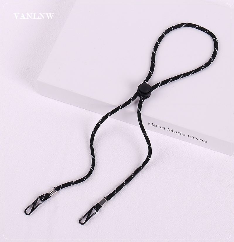 สายคล้องหน้ากากอนามัย MASK STRAPS BLACK AND WHITE สายคล้องแมส สำหรับผู้ใหญ่/เด็ก สายปรับระดับ คล้องคอได้ ใช้งานสะดวก