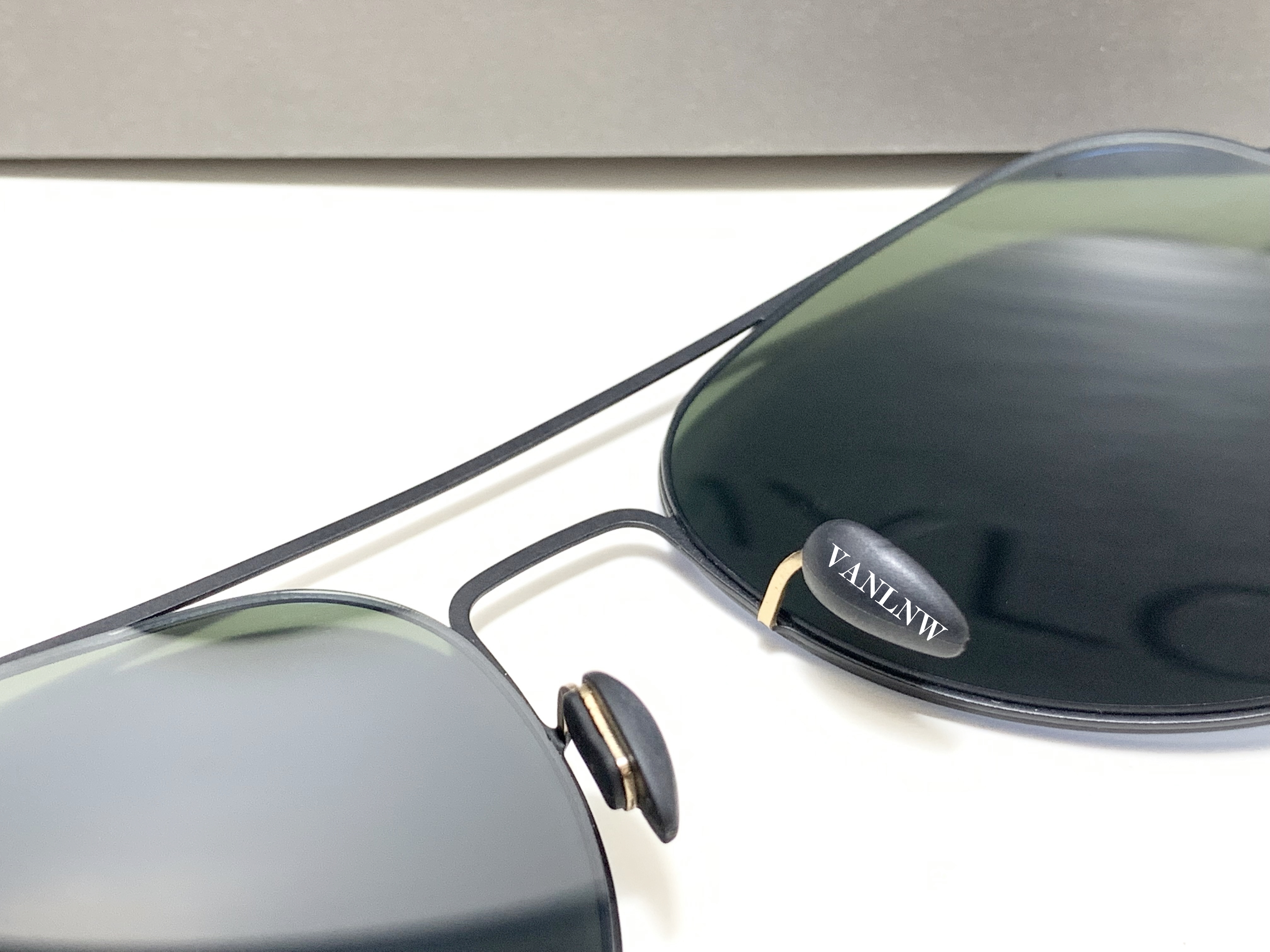 แว่นกันแดด MYKITA WM008-3 COL.002 ขนาด 57-17 140 mm. <ปรอทเงิน>