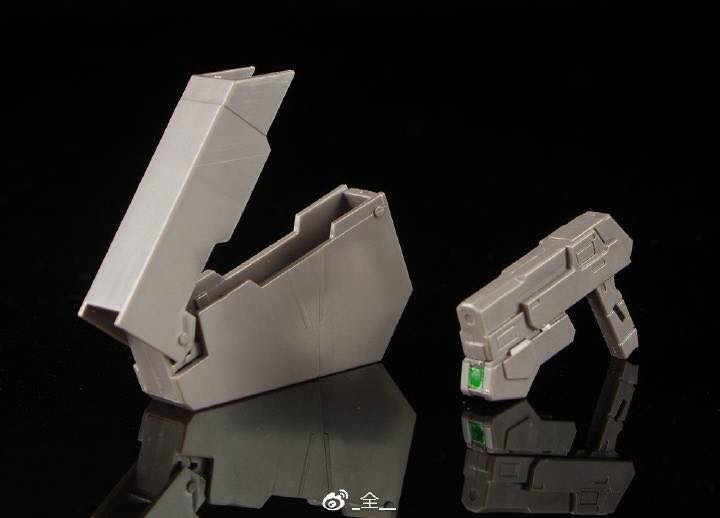 MG 1/100 GNY-001 Gundam Astraea + LED + Base [Hobby Star]