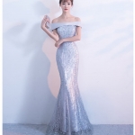 ชุดราตรียาว ไหล่ปาด สีเทาเงิน ผ้ากลิตเตอร์ งานร้อยหลัง พร้อมส่ง L