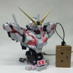 1/35 RX-0 Unicorn Gundam Head Bust (Red psycho frame) + LED [Yihui]