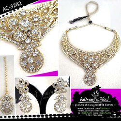 เซตสร้อยคอ, ติกะ, ต่างหูอินเดีย